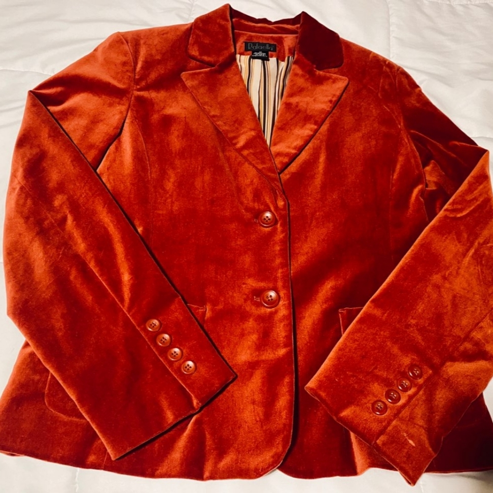 Red Blazer - Picture 4 of 4